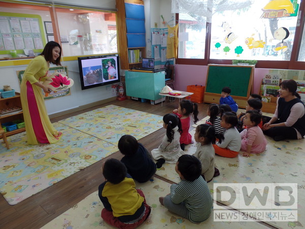 서귀포시 여성가족과는 다문화 가정 이해교육을 시행한다.