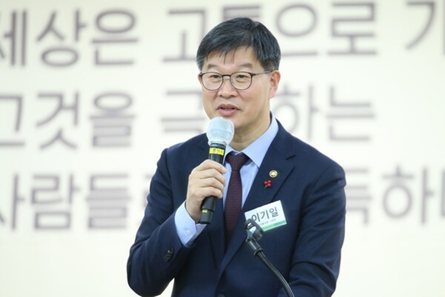 보건복지부 이기일 제1차관이 10일 서울 여의도 이룸센터에서 열린 ‘2023년 장애계 신년인사회’에 참석, 올해 장애인복지정책 추진방향을 공유했다.ⓒ한국장애인단체총연맹