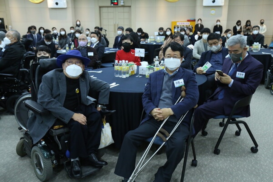 한국장애인단체총연맹과 한국장애인단체총연합회은 계묘년을 맞아 10일 서울 여의도 이룸센터에서 장애계 신년인사회를 개최했다.ⓒ한국장애인단체총연맹