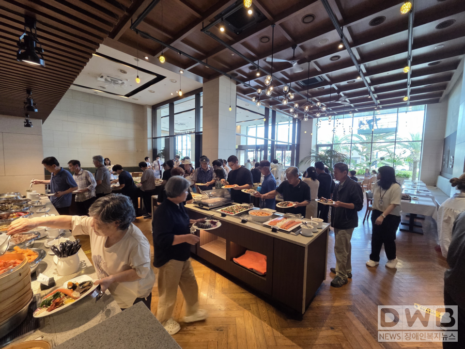 그라벨호텔제주, 창립 11주년 맞아 제주도농아복지관에 따뜻한 나눔 실천(중식제공)/자료=제주도농아복지관