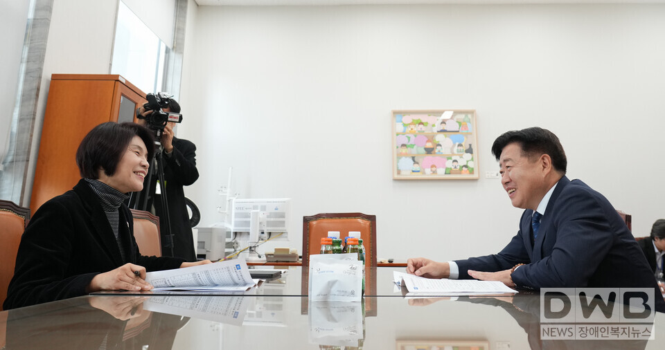 오영훈 지사, 국회 찾아 제주 현안 국비 지원 요청  (5일 한정애 민주당 정책위의장 면담, 국비 우선 반영 필요사업 12건·429억 건의)/자료=제주도청
