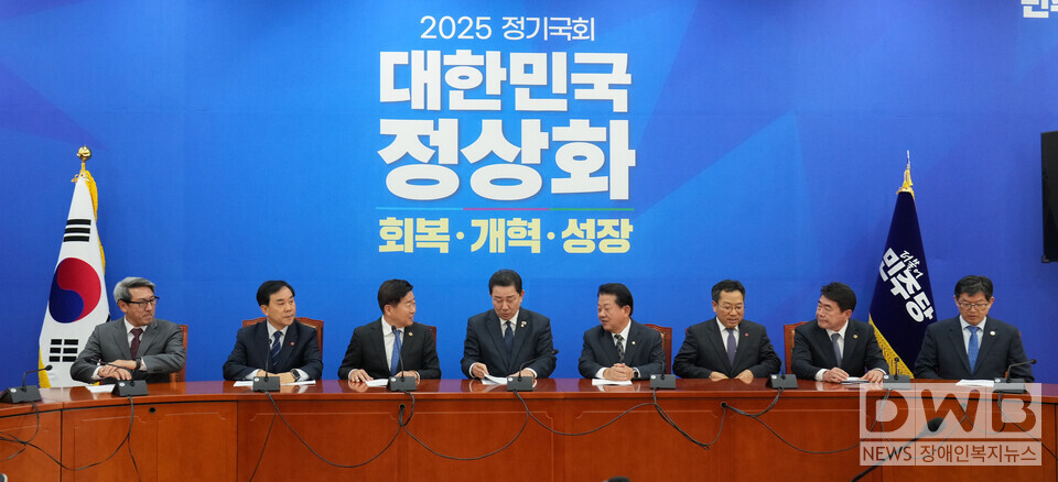 제주도·도의회 국비확보단, 2026년 예산 확보 총력(오영훈 지사·양병우 부의장, 17일 국회서 김병기 더불어민주당 원내대표와 면담)/자료=제주도청