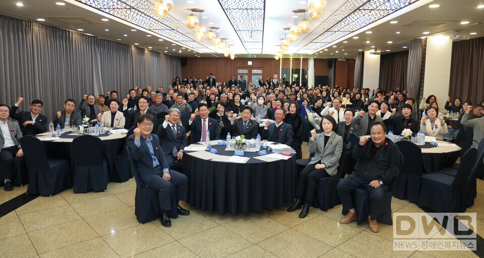 전통시장·상점가 상생 논의… 제주상인연합회 워크숍 개최(26일 아젠토피오레 컨벤션홀서 상인 소통·협력의 장 마련)/자료=제주도청