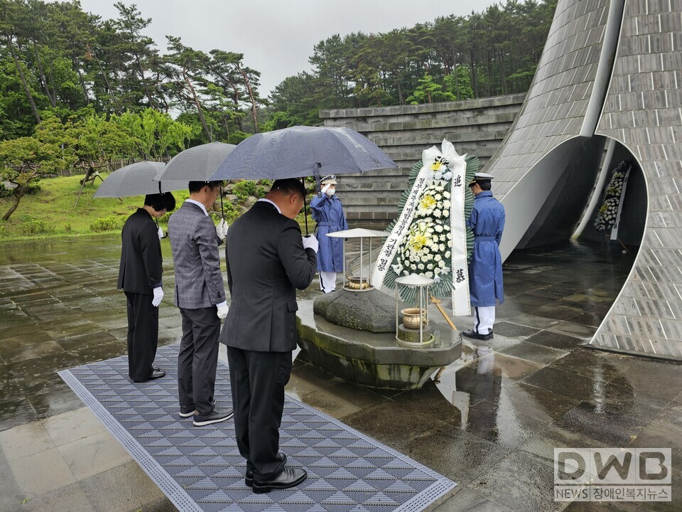 정부제주지방합동청사 기관장, 국립제주호국원 합동참배 - 6월 호국보훈의 달 맞아 현충탑 및 무연고 국가유공자 봉안시설 참배/자료=제주도청